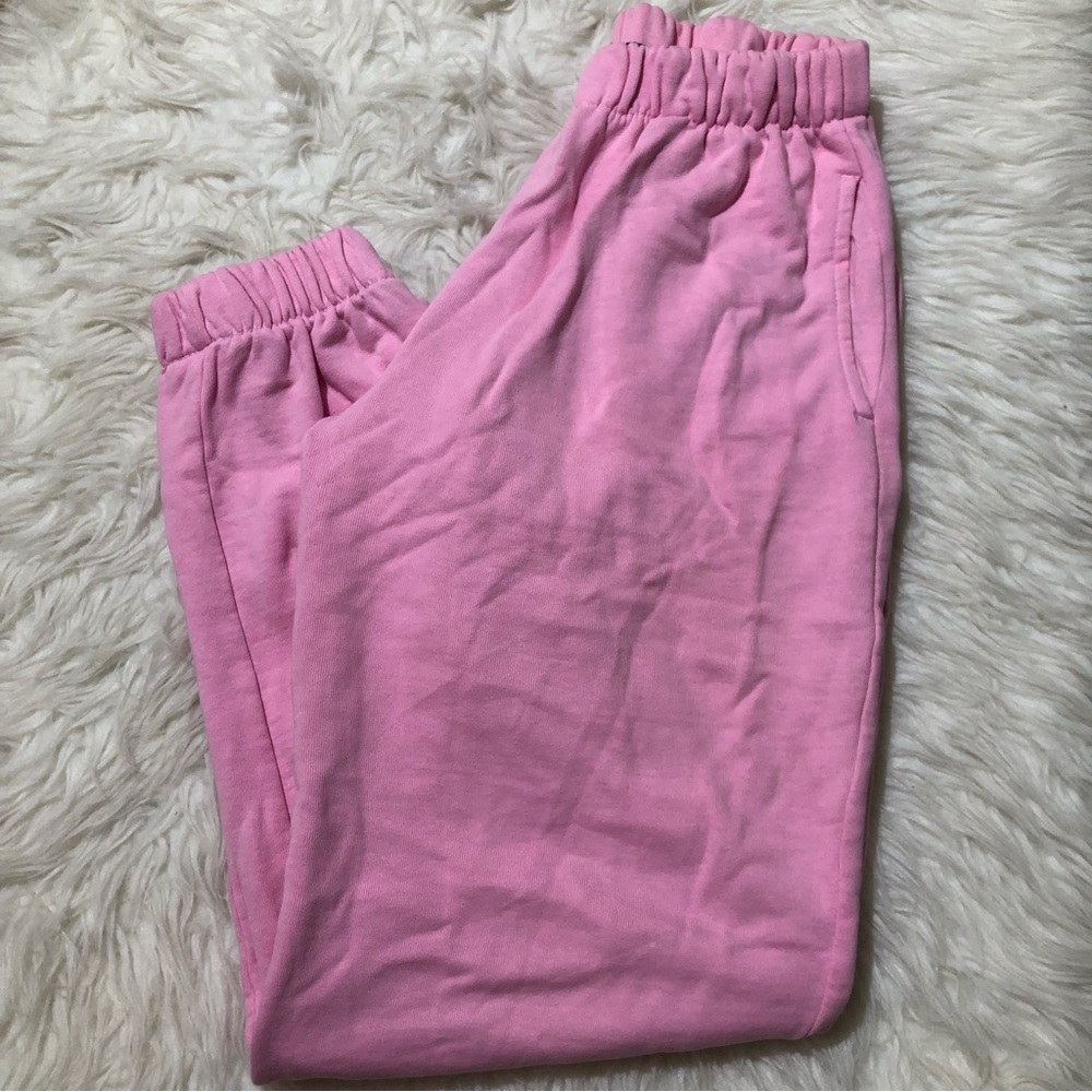 Brandy Melville pink sweatpants RARE Bubble gum pink cuffed ankles sweats pants